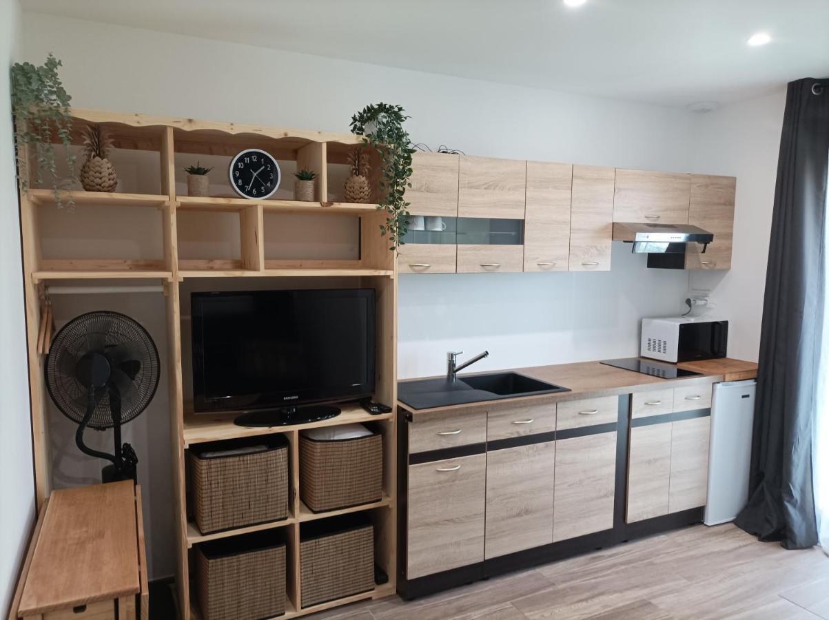 Chambre Amenage En Studio Cers Luaran gambar